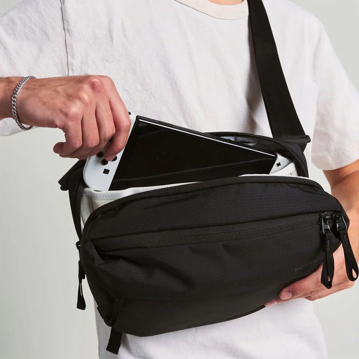 [PO] Moment : Everything Sling 4L : Black - Image 13